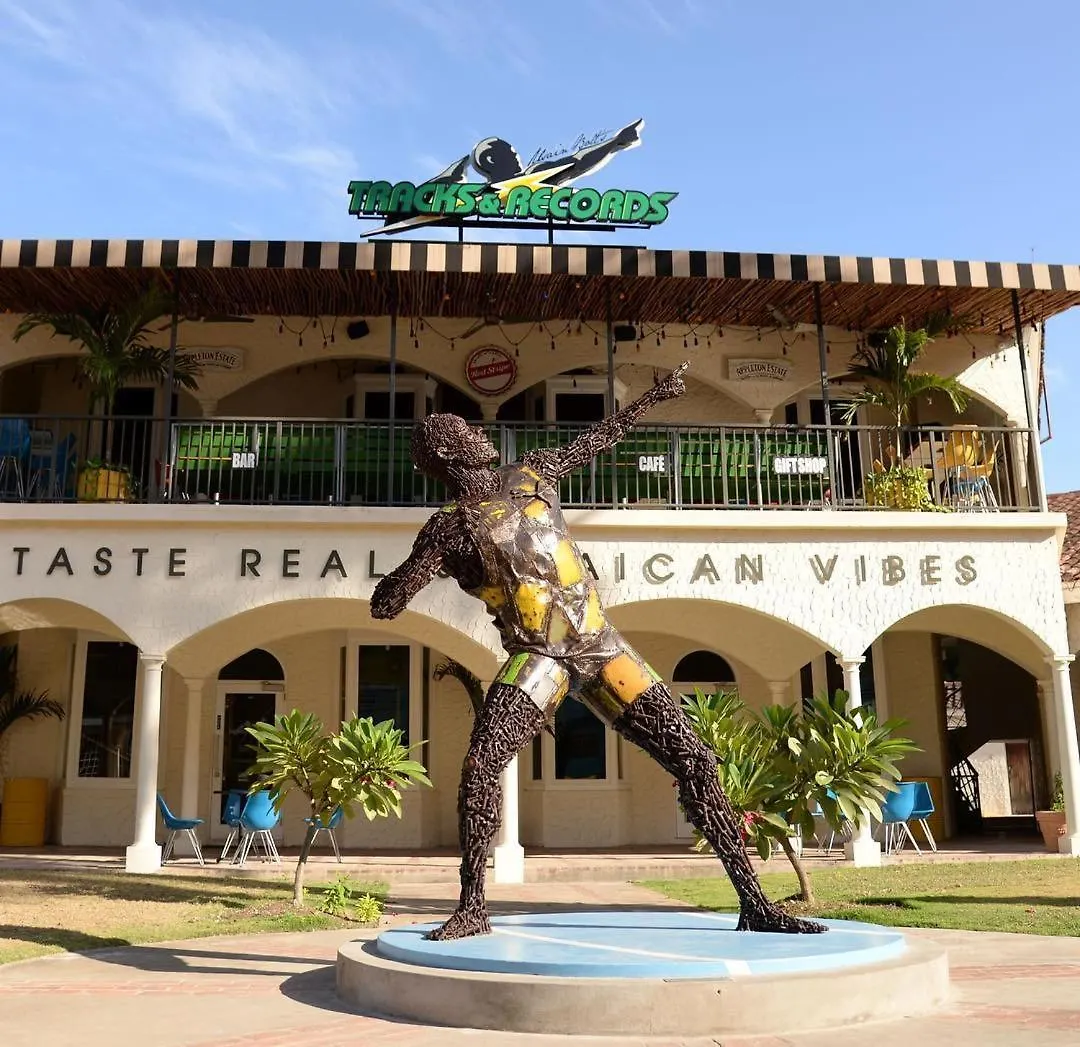 Hospitality Expert Greens 2Br Pool Beach Montego Bay Inn