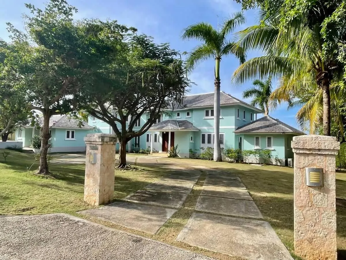 Inn Hospitality Expert Greens 2Br Pool Beach Montego Bay Jamaica